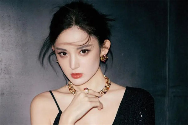 古力娜扎全名是什么?张翰古力娜扎什么时候在一起的?