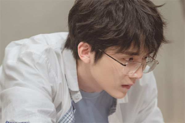 张新成现任女友是谁?张新成为什么叫本哥?